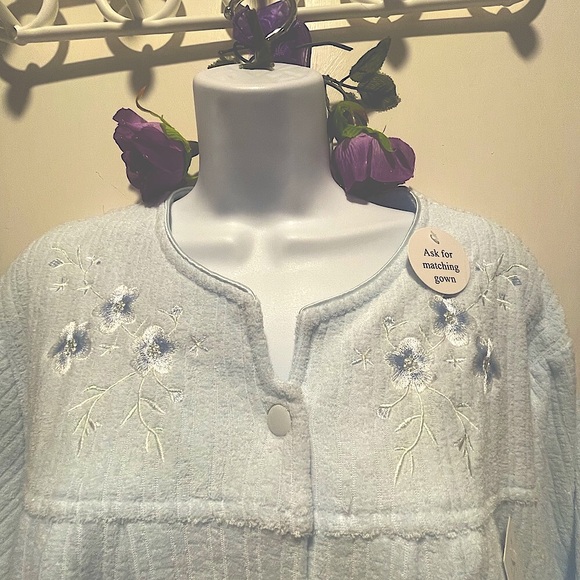 Miss Elaine Night Gown/Matching Robe - Picture 10 of 15